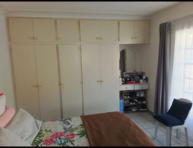 2 BEDROOM APARTMENT FOR SALE IN SCOTTSVILLE